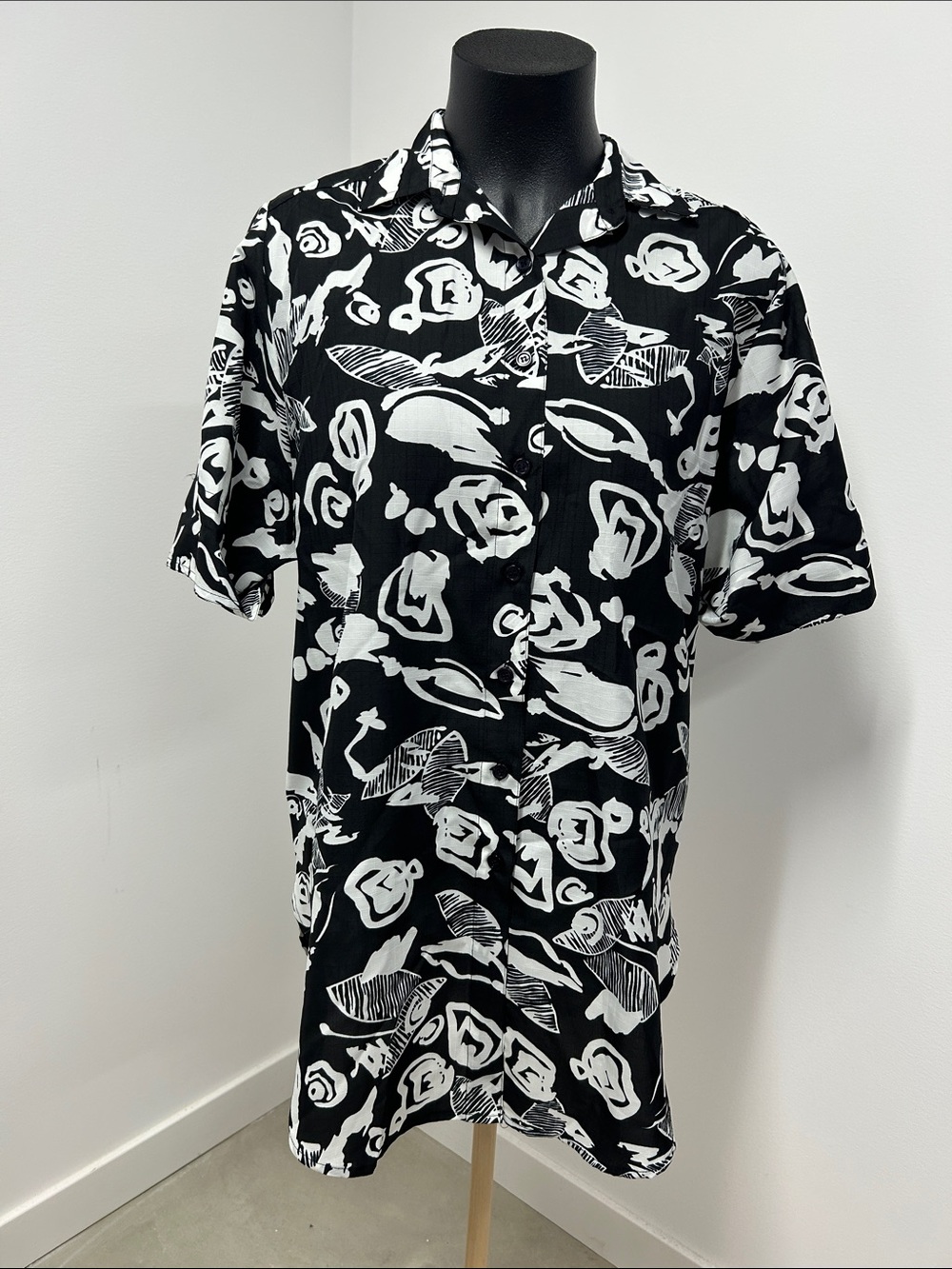 Vintage Shapely Abstract Graphic Print Camp Shirt womens size M